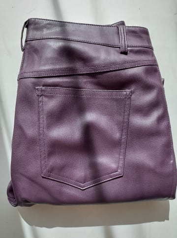 b.young Lederimitathose BYDAFANY STRAIGTH PANTS - 20813750 in lila