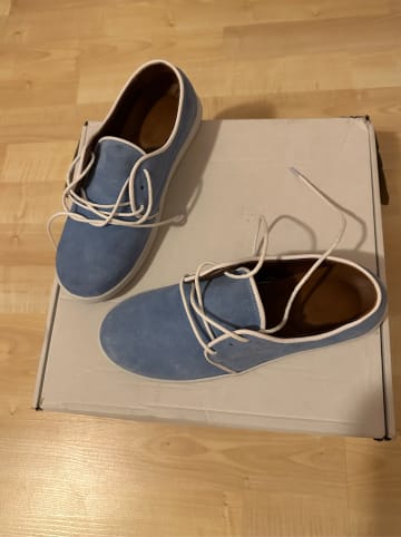 Noosy Leder-Sneakers in Hellblau