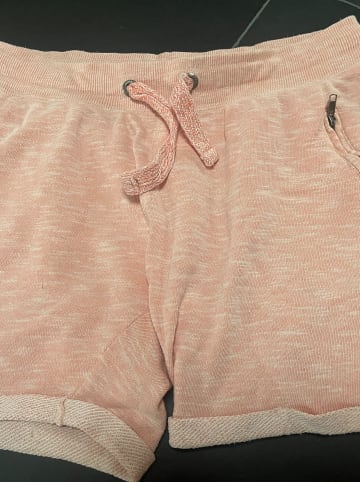 Roadsign Sweatshorts in Apricot