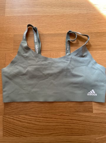 adidas Bustier SCOOP LOUNGE BRA in oliv
