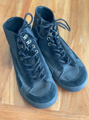 TBS Sneakers "Bivouac" in Schwarz