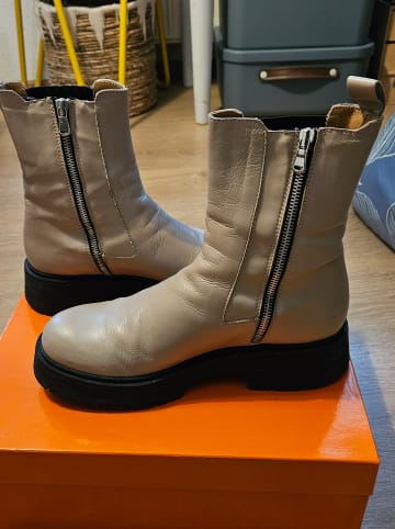 British Passport Leder-Chelsea-Boots in Creme