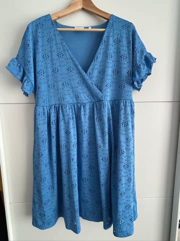 mama licious Umstands- und Still-Kleid Dinna Tess Jaquard aus recyceltem Polyester in Blau