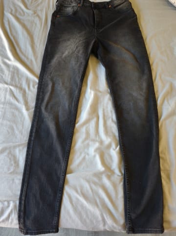 Monki Jeans - Slim fit - in Schwarz