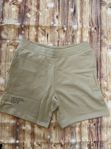 4F Shorts in Beige