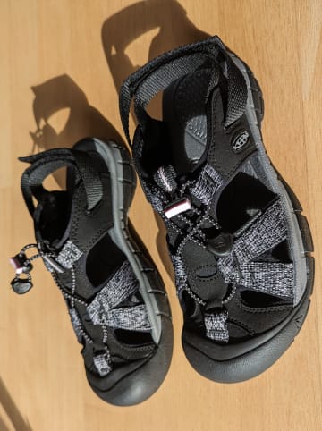 Keen Halbsandalen "Ravine H2" in Schwarz/ Flieder