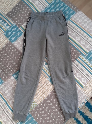 Puma Sweathose "ESS" in Grau
