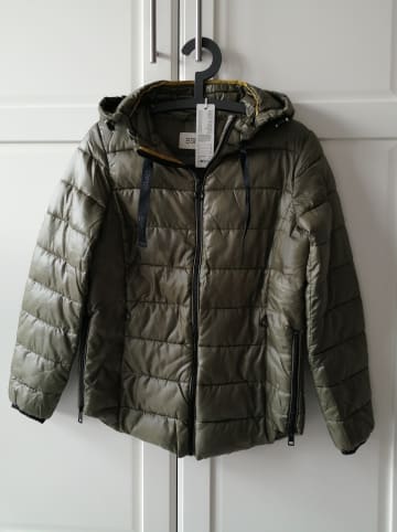 ESPRIT Steppjacke in Oliv