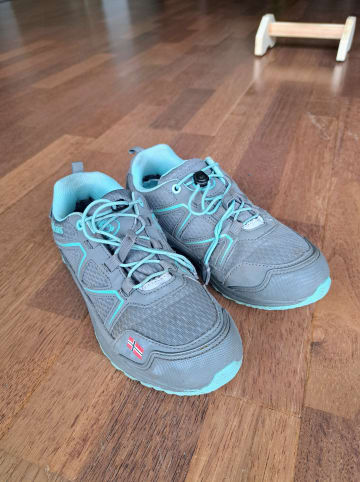 Trollkids Trekkingschuhe "Skarvan Hiker Low" in Grau