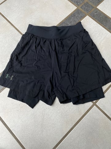 Under Armour Funktionsshorts in Schwarz