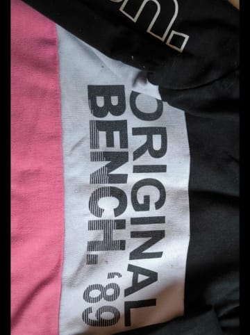 Bench Hoodie in Schwarz/ Pink