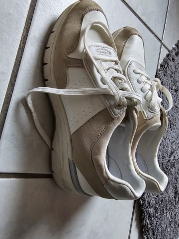 S. Oliver Sneakers in Weiß/ Beige