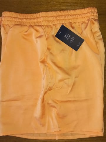 NA-KD Shorts in Apricot