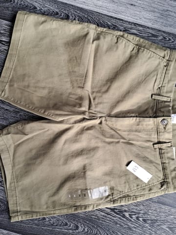 GAP Shorts in Khaki