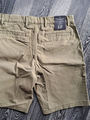 GAP Shorts in Khaki