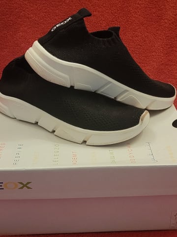 Geox Slipper "J Aril" in Schwarz