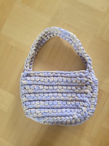 OPUS Schultertasche in Flieder - (B)26 x (H)18 x (T)7 cm