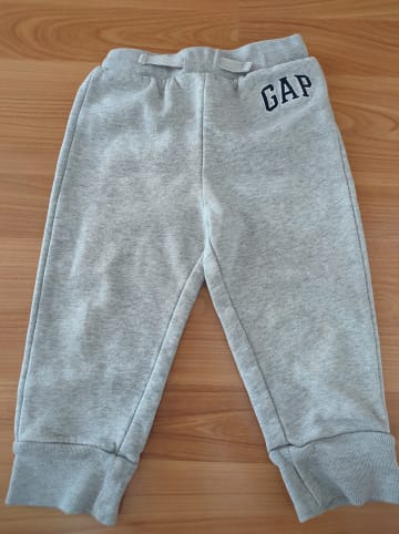 GAP Sweathose in Grau