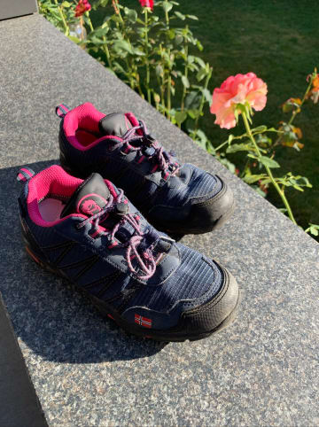 Trollkids Trekkingschuhe "Trolltunga Hiker Low" in Dunkelblau