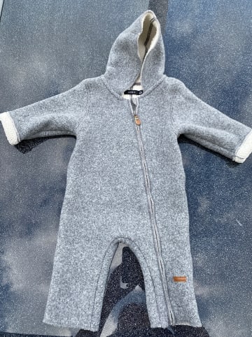 name it Overall in Grau