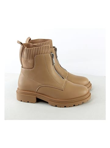 C'M Boots in Camel