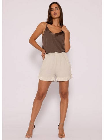 SASSYCLASSY Shorts in Creme