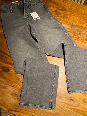 Pieces Jeans "Flikka" - Comfort fit - in Grau