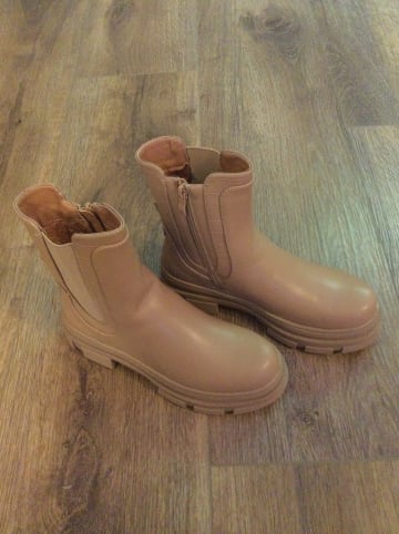 C'M Boots in Camel