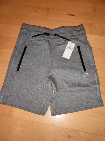 GAP Shorts in Grau