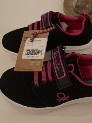 Benetton Sneakers in Schwarz/ Pink