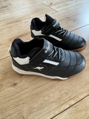 Kangaroos Sneakers in Schwarz/ Weiß