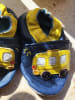 Yalion Leder-Krabbelschuhe "Bus" in Gelb / Dunkelblau