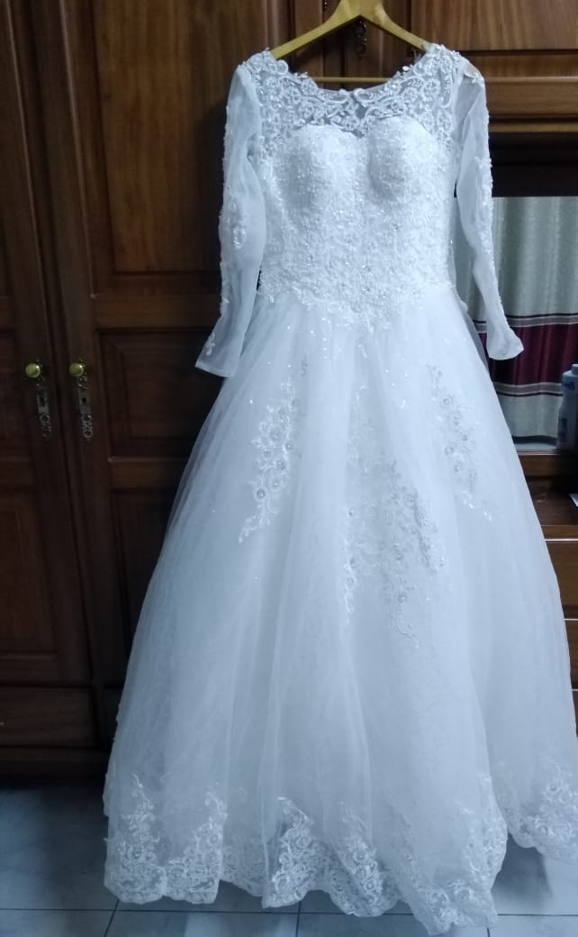 Robe de mariée neuve à vendre. Jamais mis à cause de la Covid-19