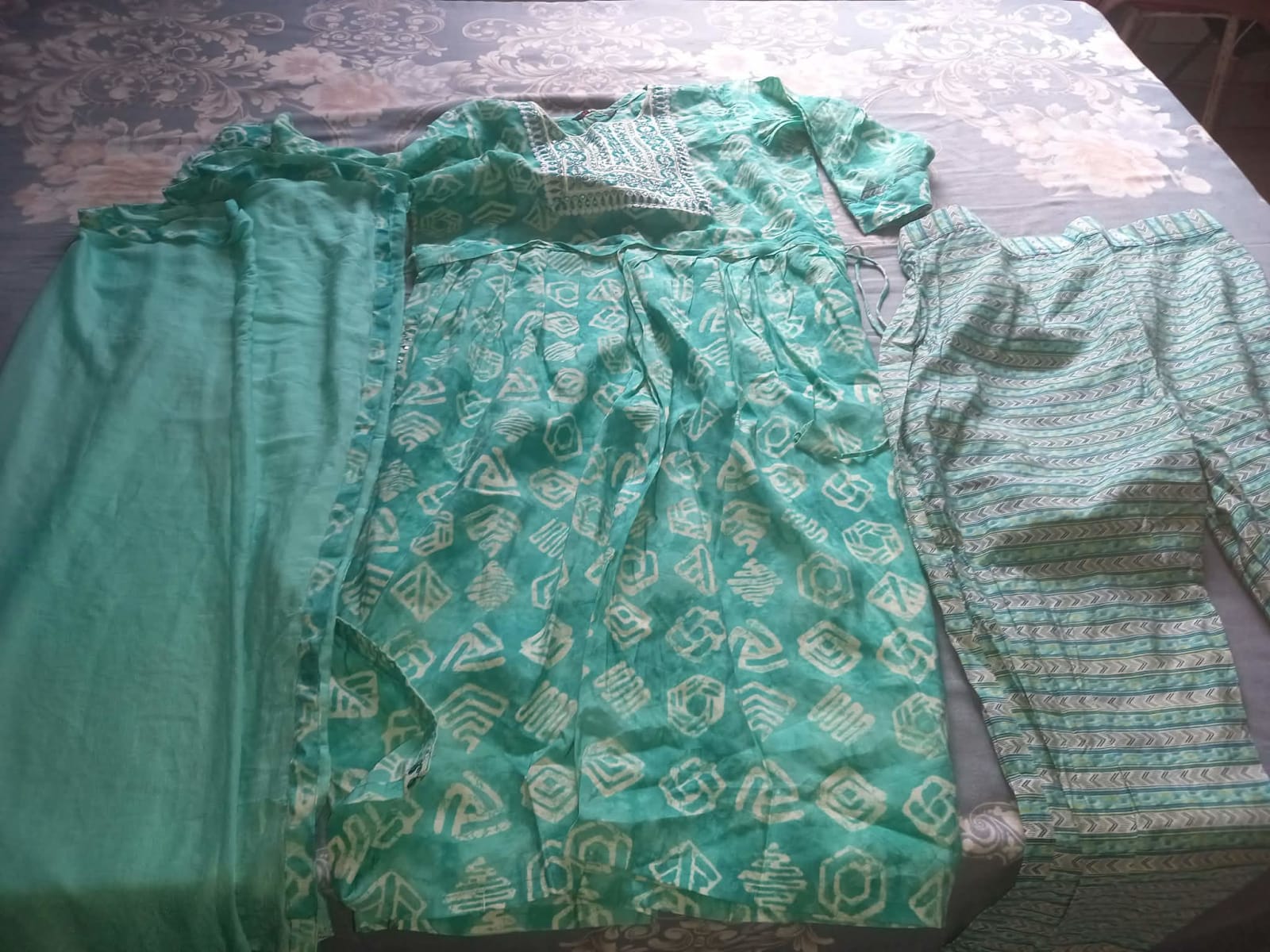Naira cut churidar complet