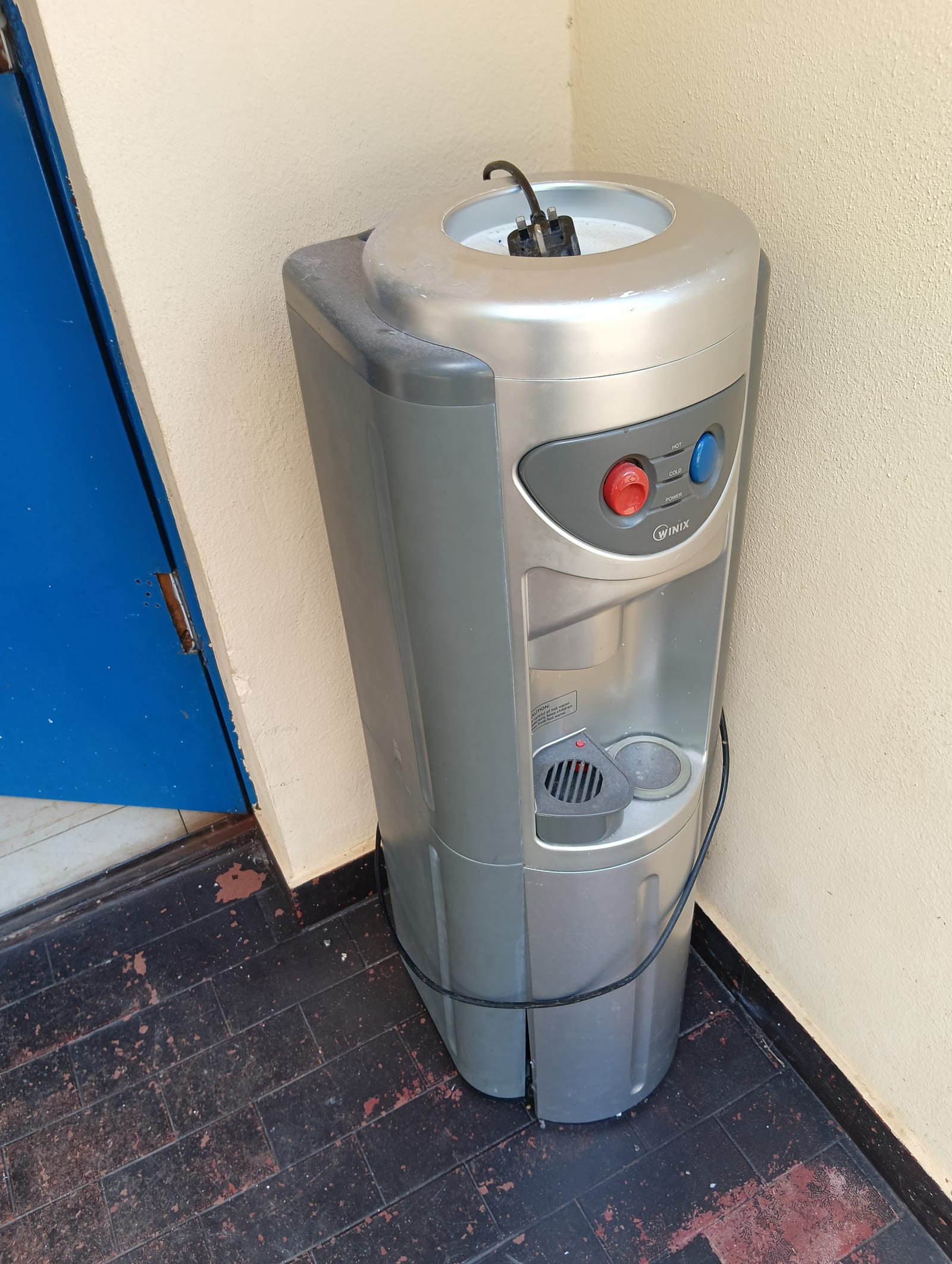Distributeur d'eau besoin d'un servicing