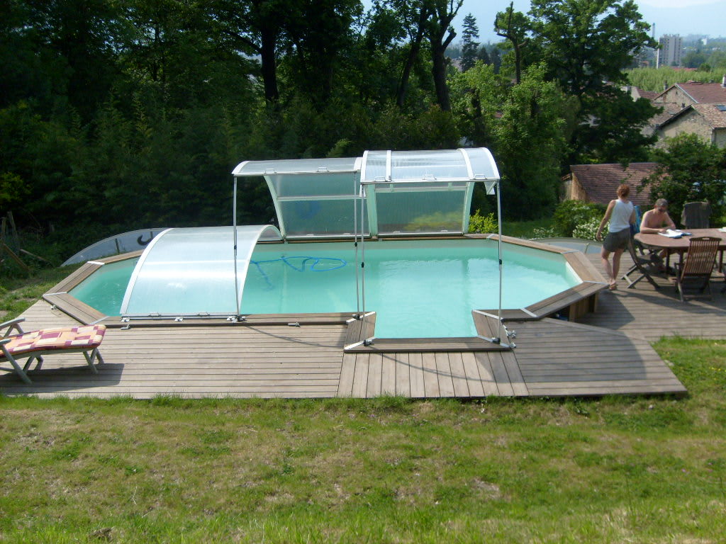 Piscine avec bâche télescopique