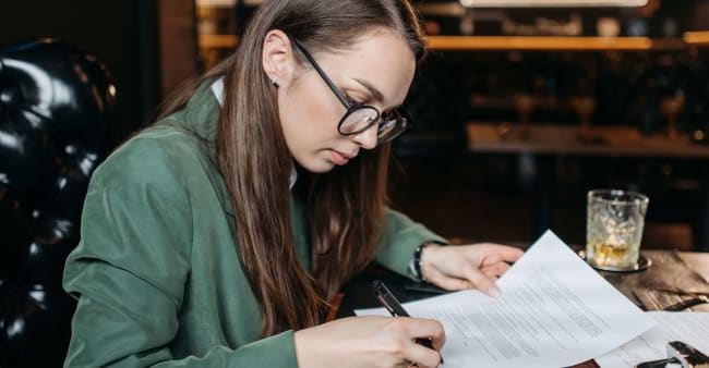 Sign the contract to set up your business