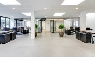 Un centre d'affaire pour accueillir vos clients et partenaires.