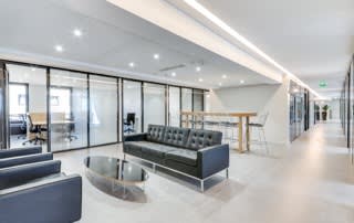 Des espaces qui favorisent les relations professionnelles.