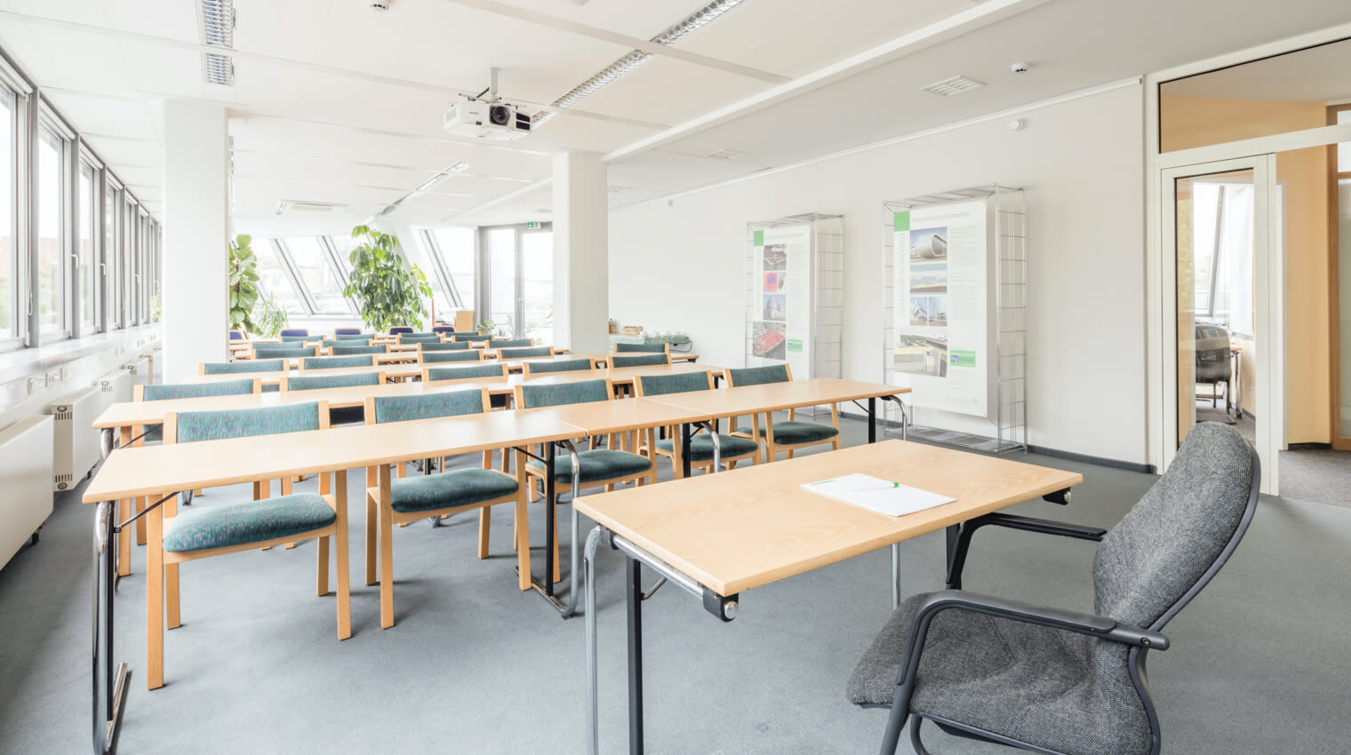 Organisez des réunions dans notre centre d'affaires pour recevoir clients et prospects !