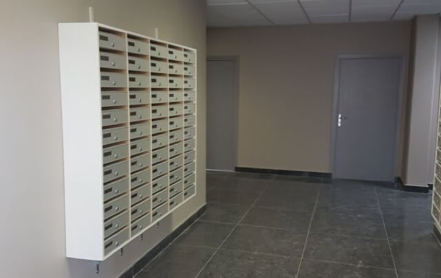 Notre centre d'affaires réceptionne votre courrier quotidiennement et vous le redistribue selon vos options.