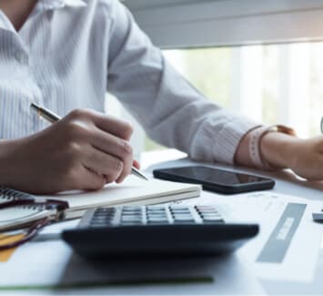 Il faut compter environ 70 € HT/mois pour un cabinet d’expertise-comptable en ligne