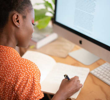Il est important de choisir le meilleur statut juridique pour ses missions de traduction freelance.
