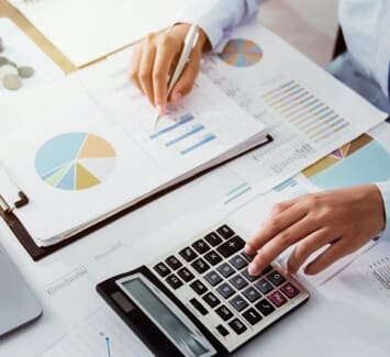 Il peut être intéressant de consulter un expert-comptable dès la phase de création de son entreprise