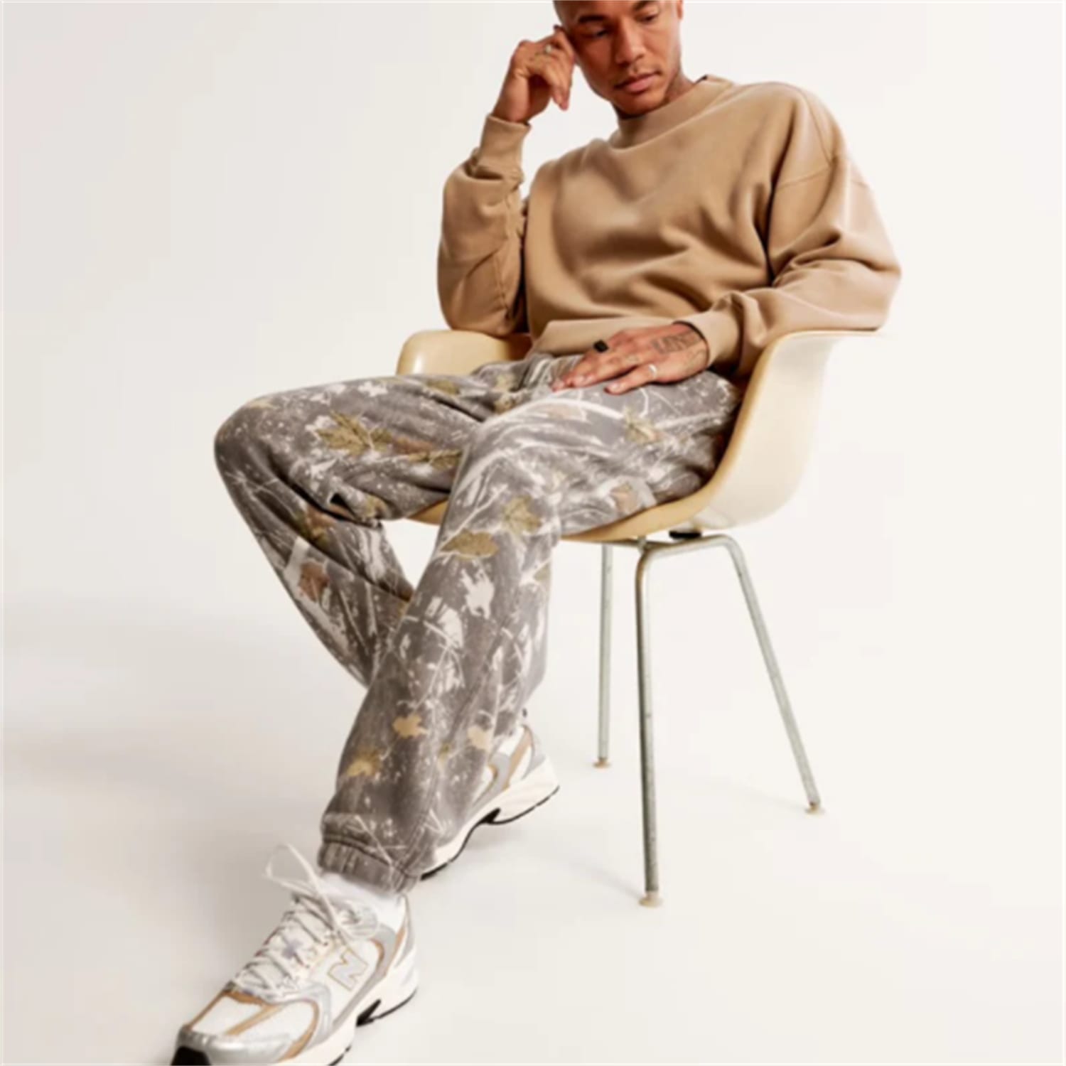 Men's 3D Digital Printing Leaves Pattern Trousers view 4