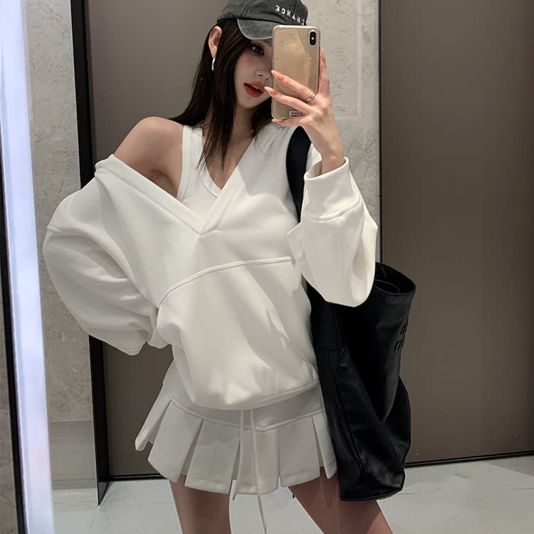 Gray Hooded Sweater Set Women's Skirt Two-piece Set view 4