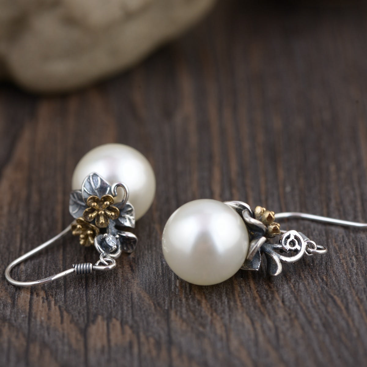 Exquisite and simple new earrings view 3