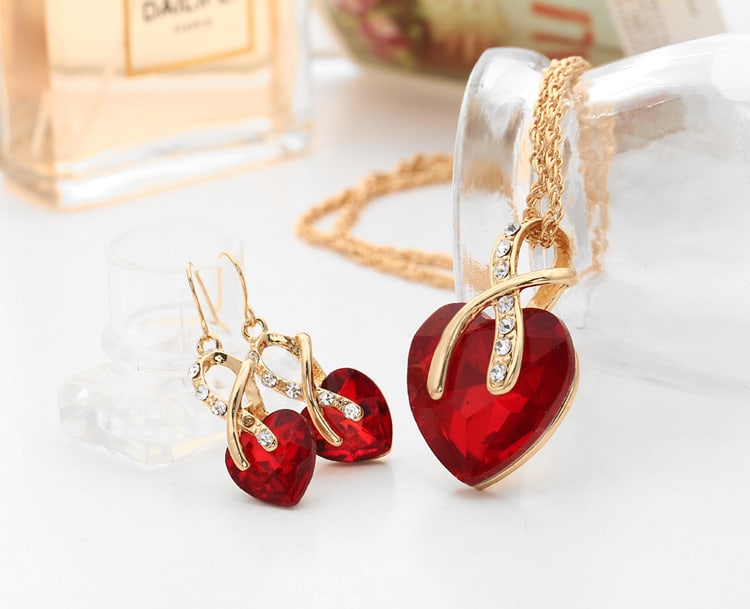 Heart-shaped faux austrian crystal zircon earrings view 5