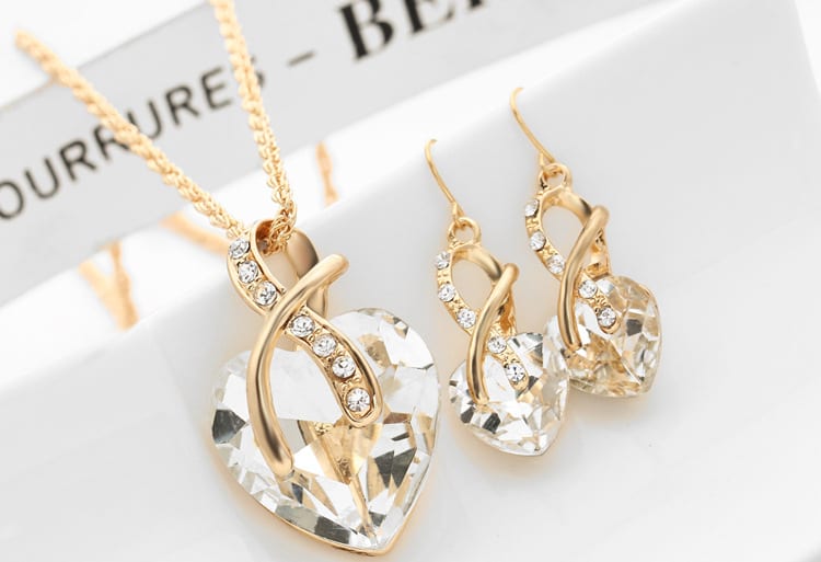 Heart-shaped faux austrian crystal zircon earrings view 3