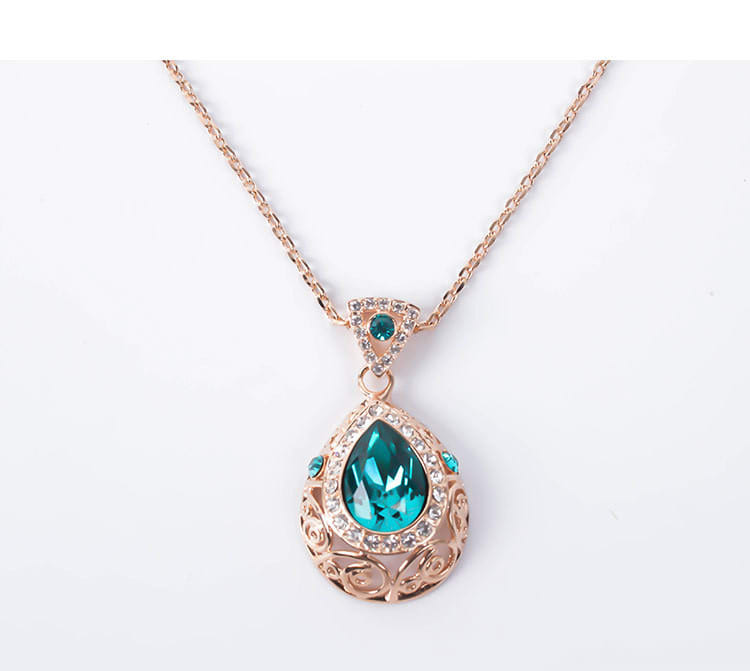 Hollow pattern jewelry set view 2